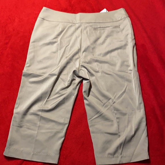 Golf Capri pants khaki NWT - Picture 3 of 5